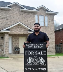 Blinn Real Estate Program grad now helping families find the perfect home